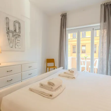 Maria Magdalena Saint Peter's Apartment Rome